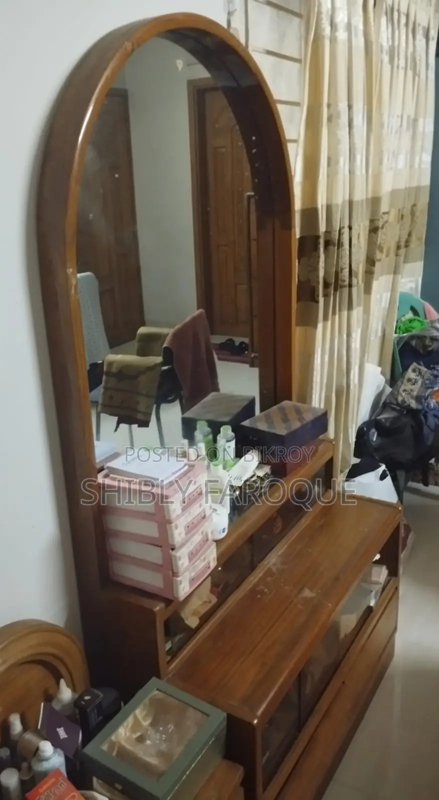 Furniture - Dining Table / Dressing Table