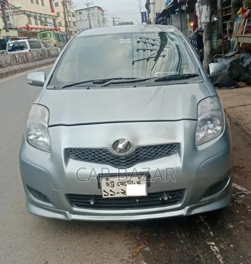 Toyota Vitz 2009 Green