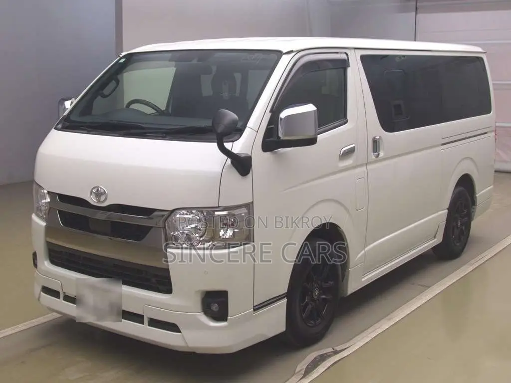 Toyota HiAce 2022 Pearl