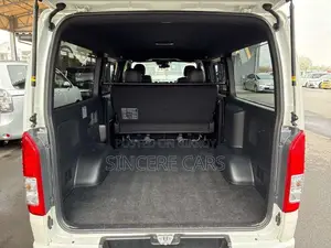 Toyota HiAce 2022 Pearl