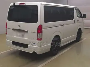 Toyota HiAce 2022 Pearl