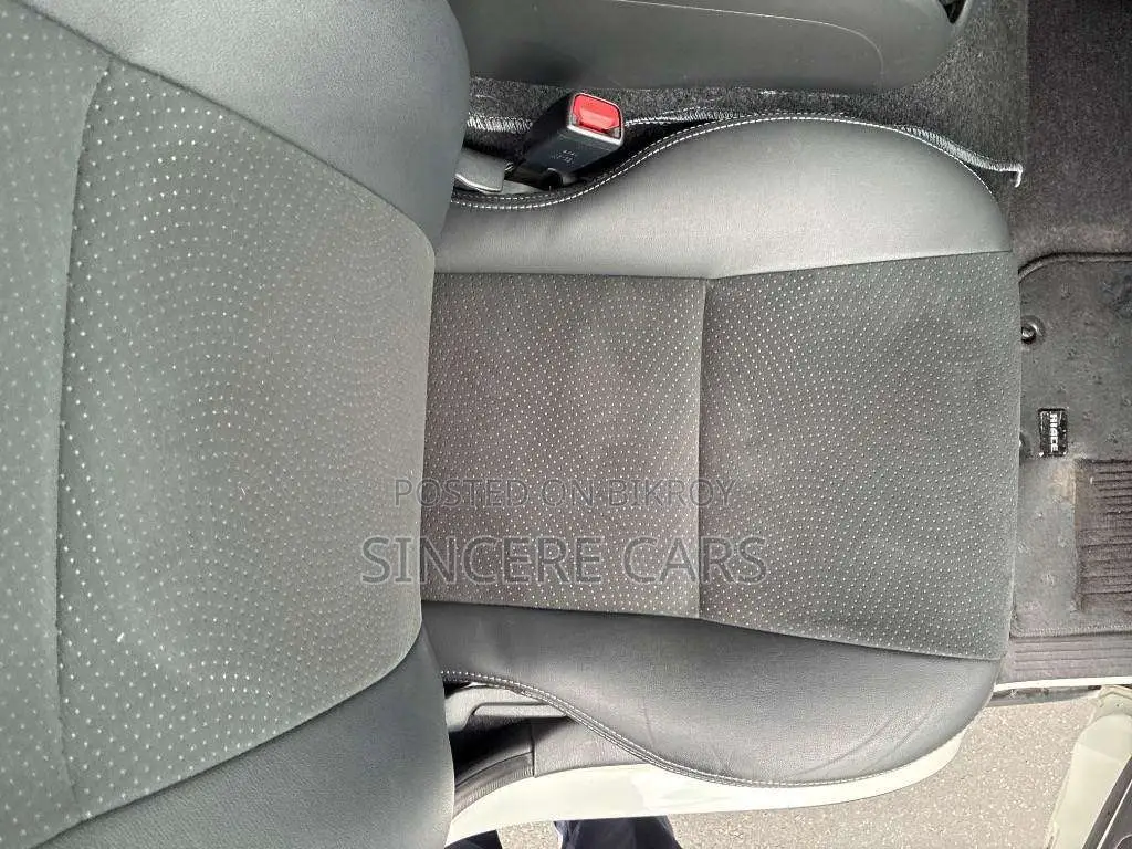 Toyota HiAce 2022 Pearl