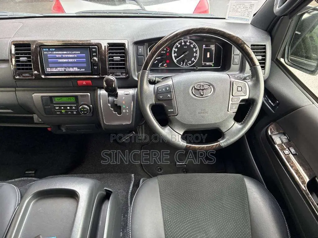 Toyota HiAce 2022 Pearl