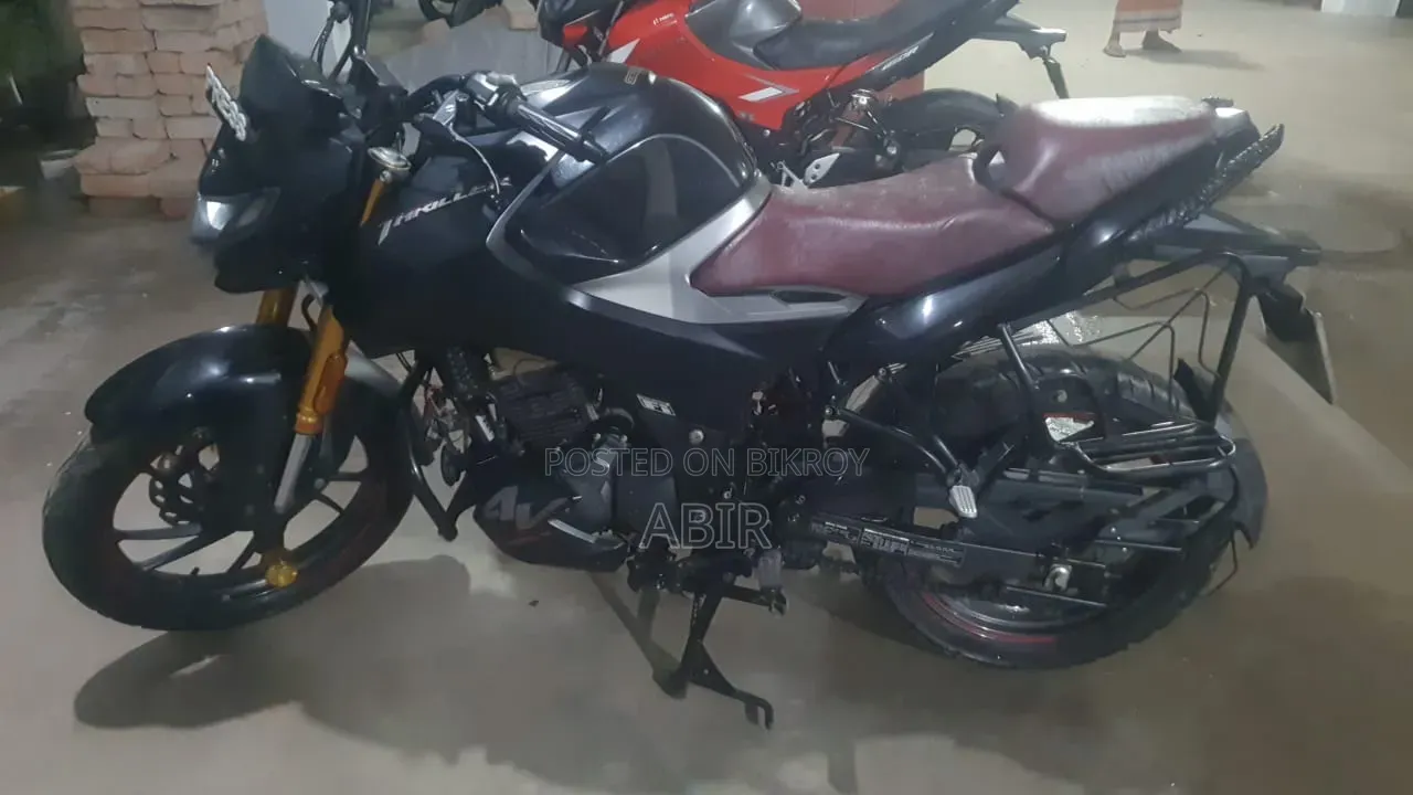New Hero Thriller 160R 4V 2025 Black