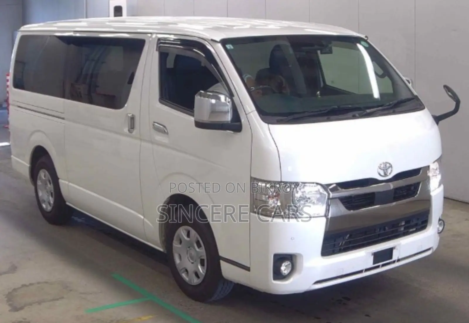 Toyota HiAce 2021 Pearl
