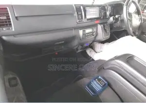 Toyota HiAce 2021 Pearl