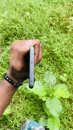 রিয়েলমি ১০ প্রো+ ১২৮ জিবি ব্ল্যাক