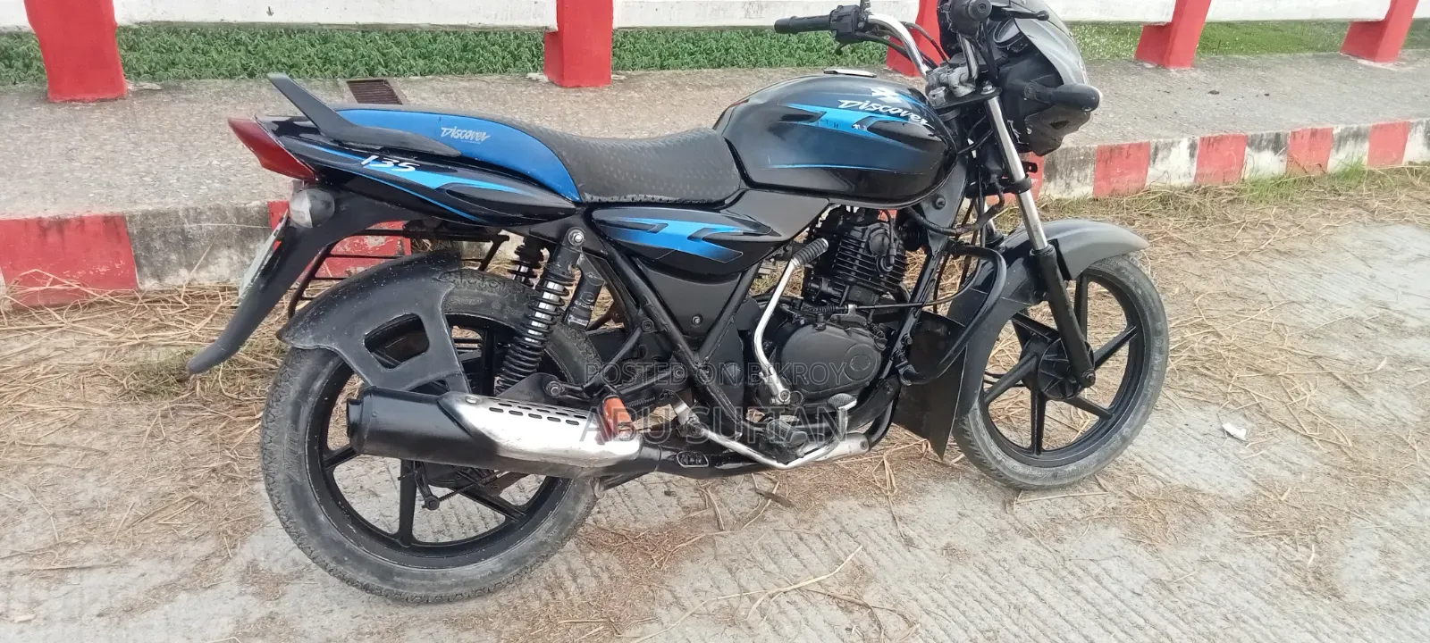 বাজাজ ডিসকভার ১২৫ ২০০৯ কালো