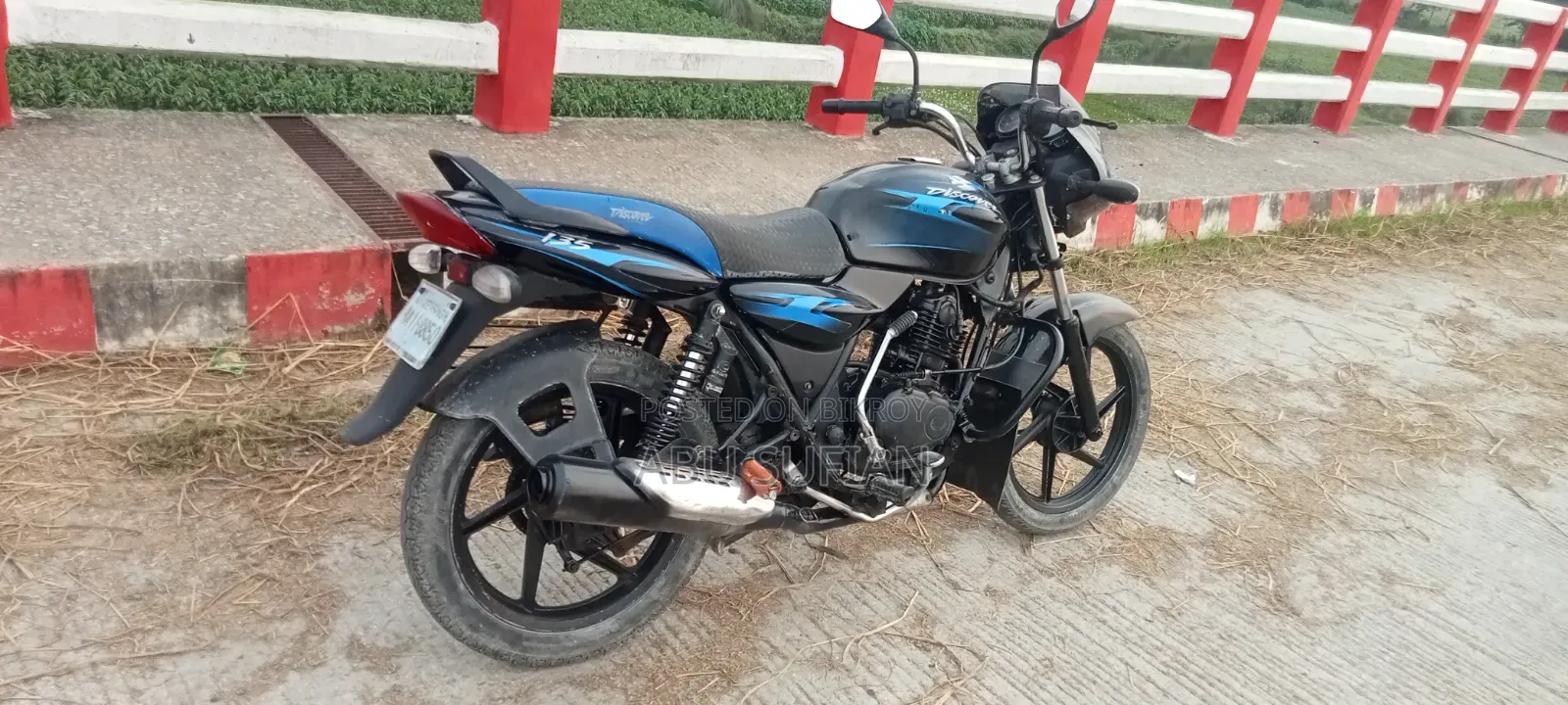 বাজাজ ডিসকভার ১২৫ ২০০৯ কালো