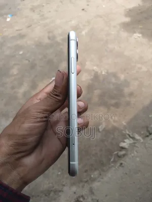 Apple iPhone 11 64 GB White