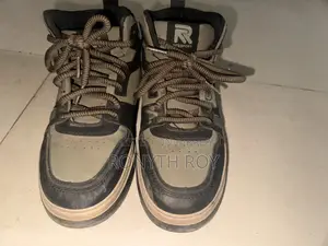 Shoe