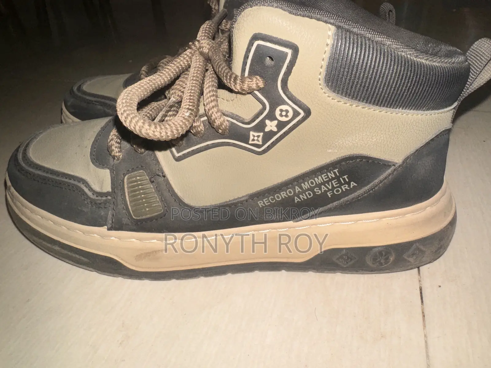 Shoe