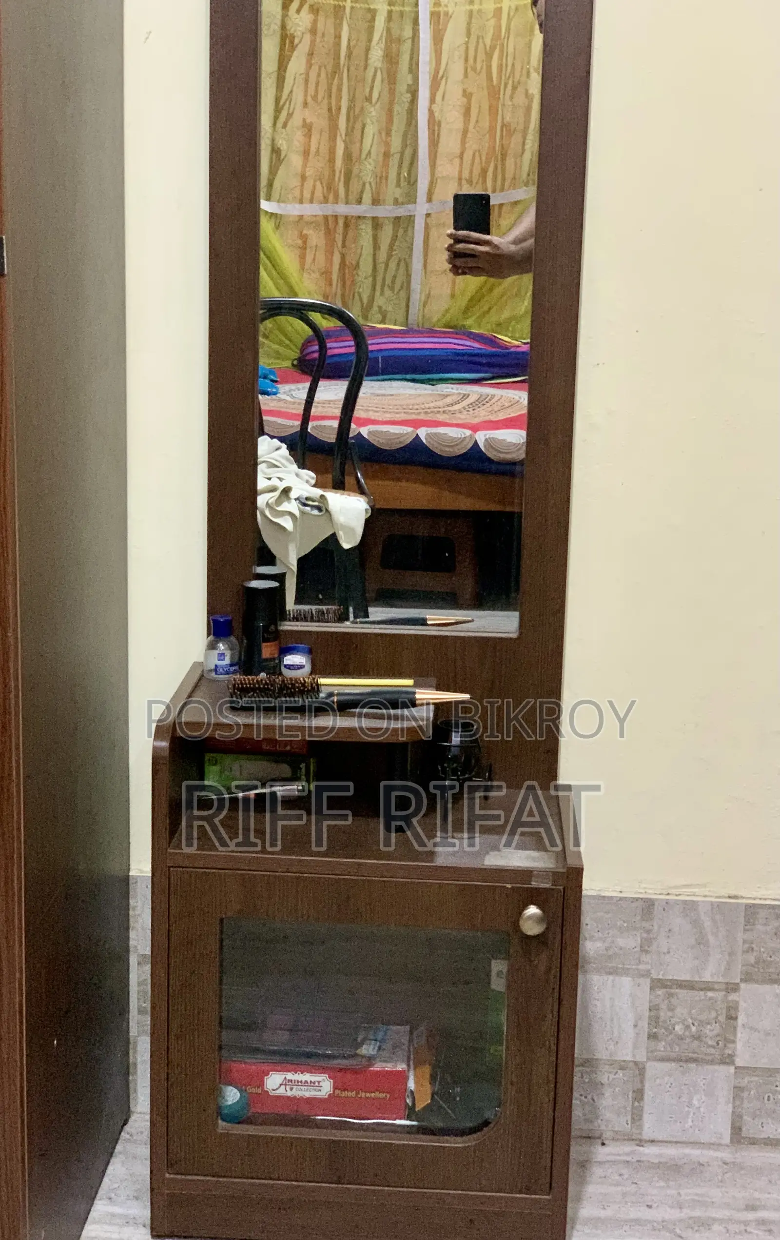 Regal Dressing Table