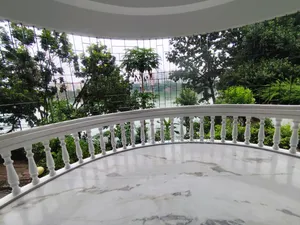 গুলশানে ৪০০০-বর্গফুট লেক ভিউ অফিস স্পেস ভাড়া