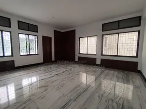 গুলশানে ৪০০০-বর্গফুট লেক ভিউ অফিস স্পেস ভাড়া