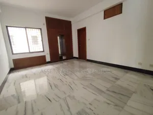 গুলশানে ৪০০০-বর্গফুট লেক ভিউ অফিস স্পেস ভাড়া