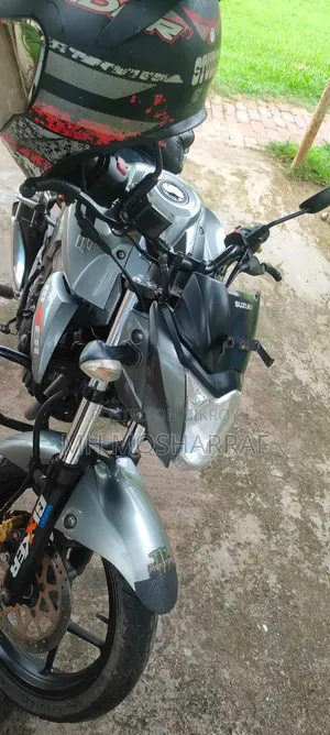 সুজুকি জিক্সার মনোটোন ২০২১ ধূসর