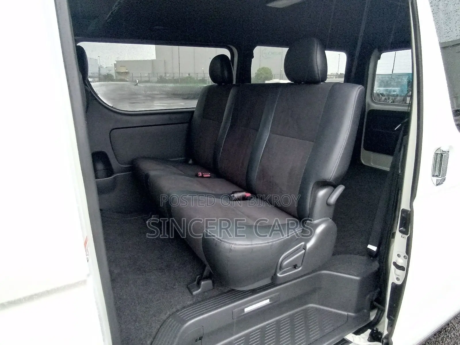 Toyota HiAce 2021 Pearl