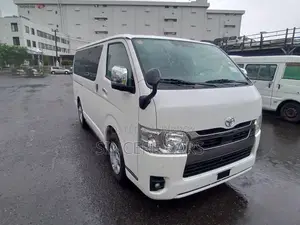 Toyota HiAce 2021 Pearl