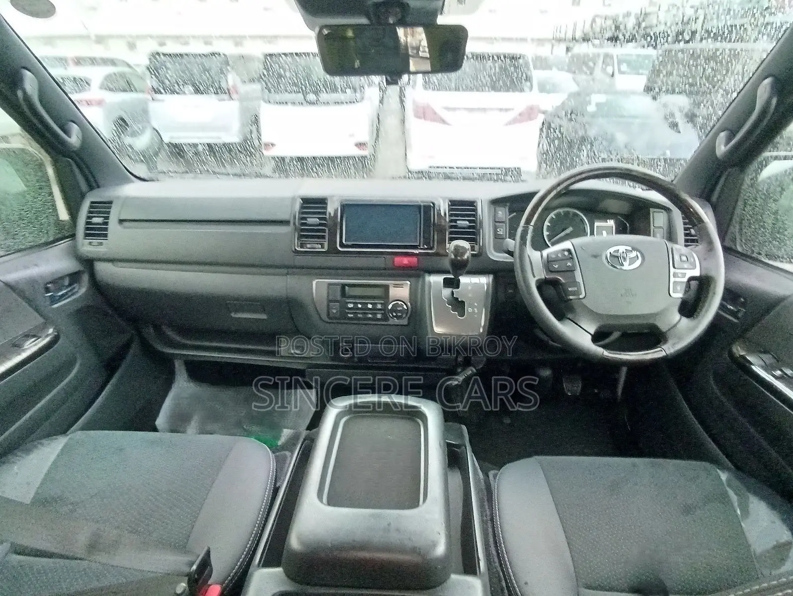 Toyota HiAce 2021 Pearl