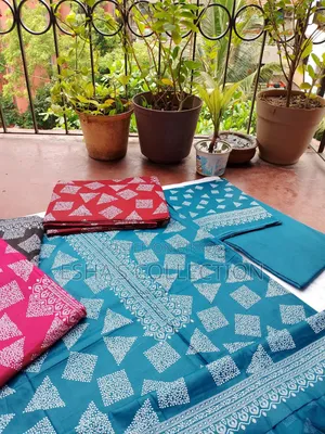 মহিলাদের জন্য সুতি থ্রি-পিস