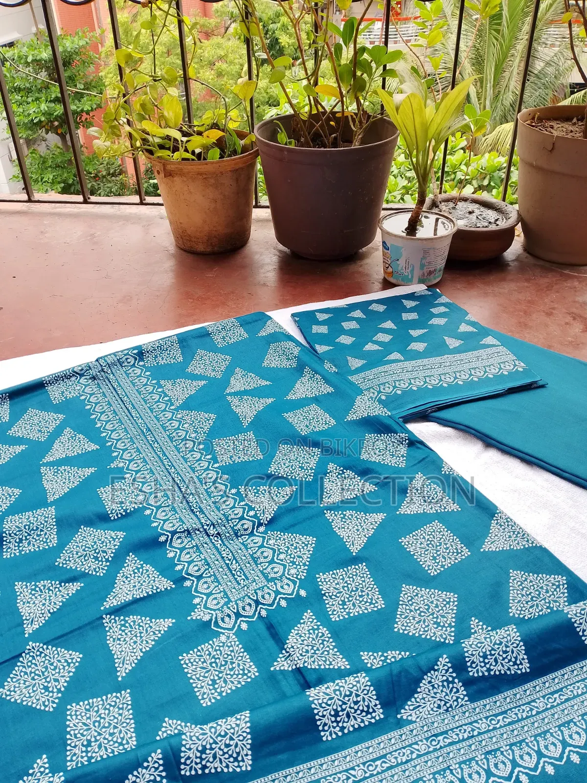 মহিলাদের জন্য সুতি থ্রি-পিস