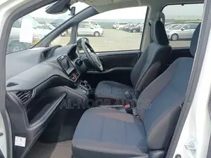 Toyota Noah 2021 Pearl