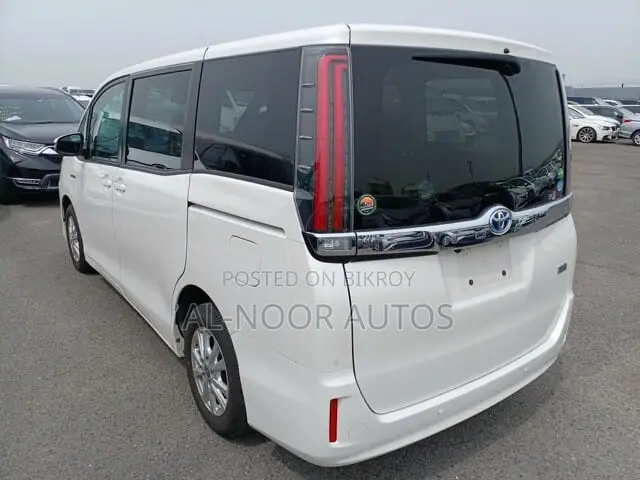 Toyota Noah 2021 Pearl