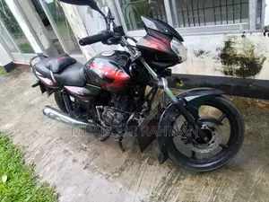 বাজাজ ডিসকভার ১৫০ ২০১৮ কালো