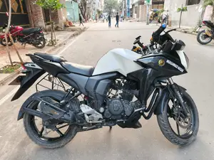 Yamaha 2021 Black