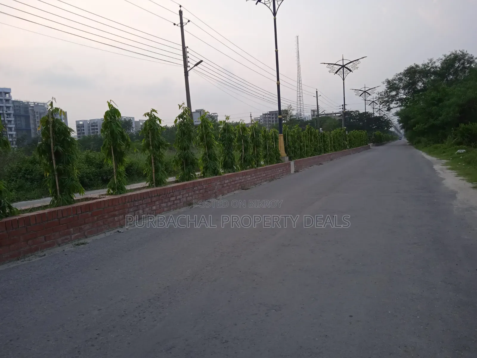 বসুন্ধরা R/a ব্লক-P এ ২১.৬০ কাঠার লেক-ভিউ কর্নার প্লট বিক্রয়