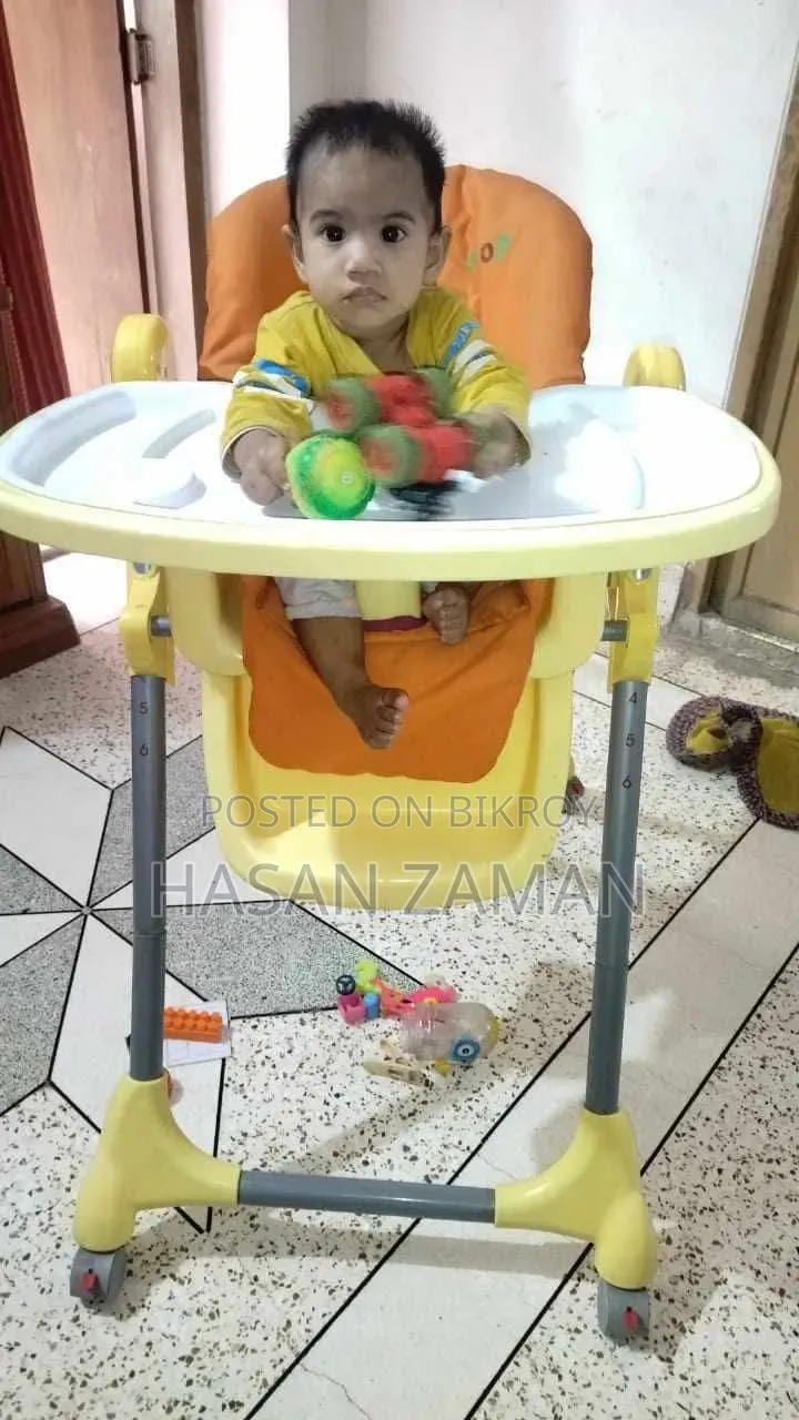 বেবি ফিডিং চেয়ার