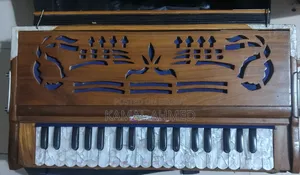 ভালো কন্ডিশনের হারমোনিয়াম