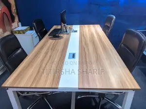 টেবিল এবং ২টি চেয়ার