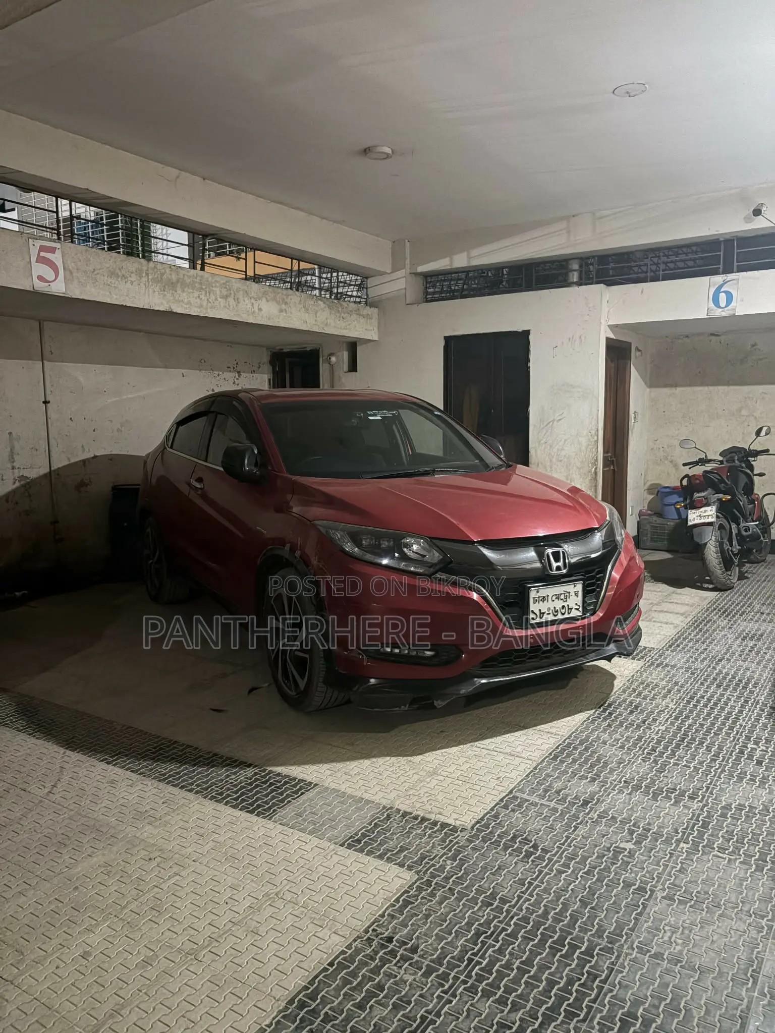 Honda Vezel 1.5 Hybrid 2WD 2016 Red