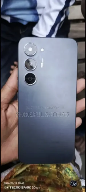 নতুন টেকনো স্পার্ক ৪০ প্রো ১২৮ জিবি কালো