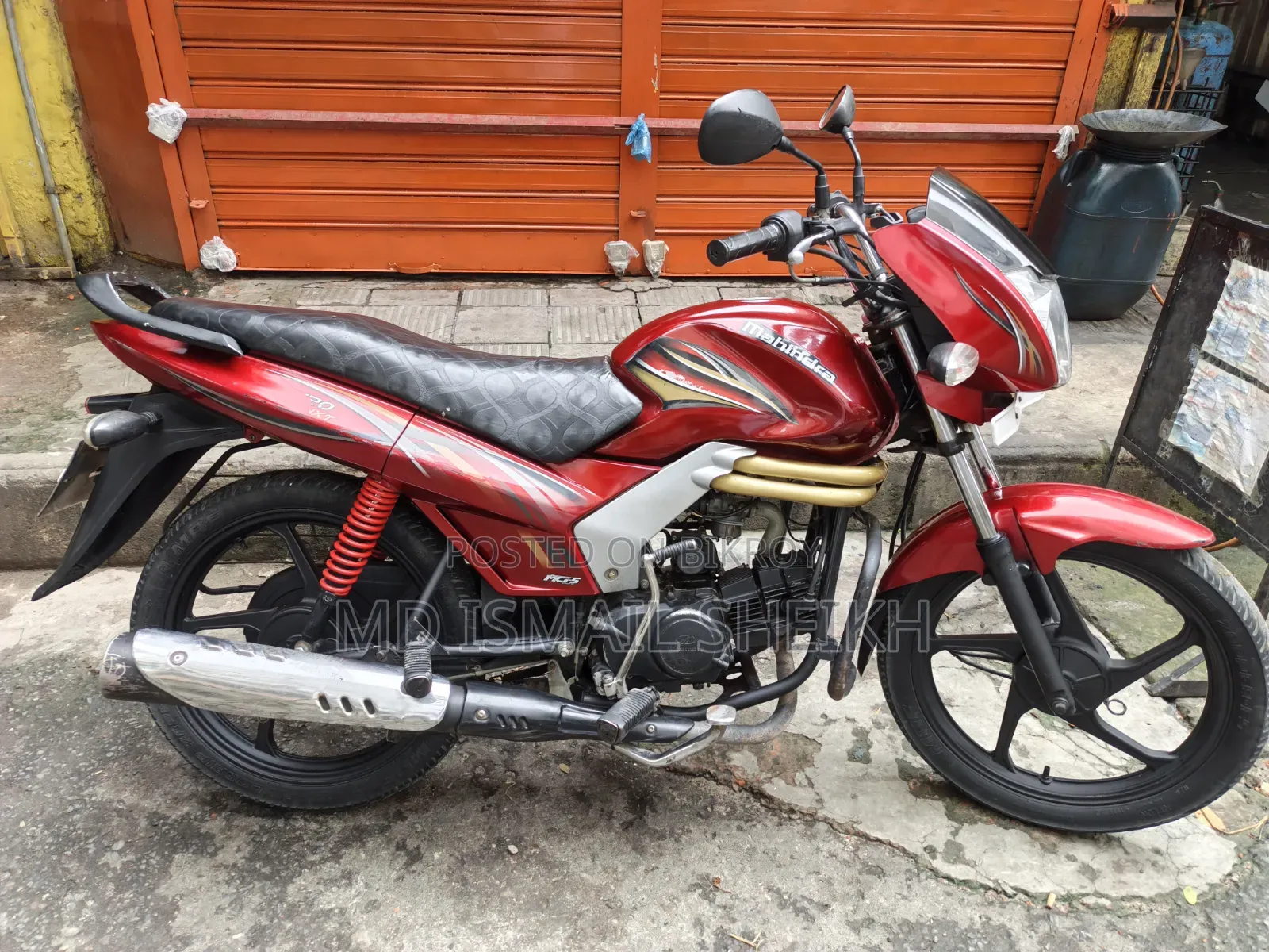 Mahindra Centuro 2015 Red