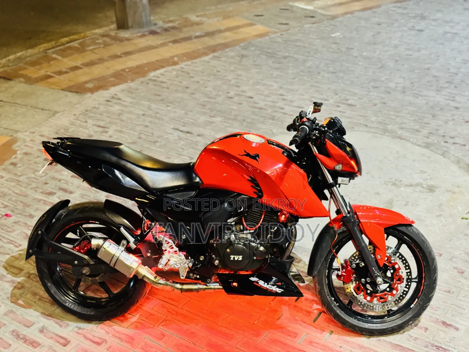 TVS Apache 160 4V 2019 Red