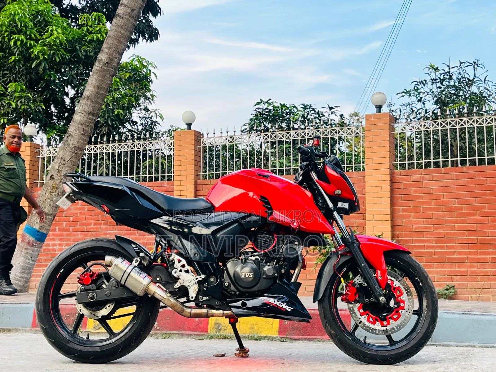 TVS Apache 160 4V 2019 Red