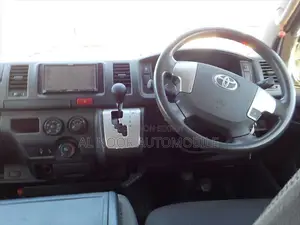 Toyota HiAce 2021 Black