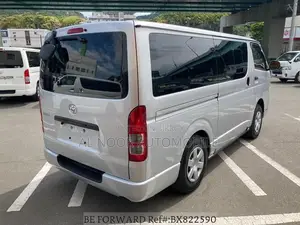 টয়োটা হাইএস ২০২১ হোয়াইট