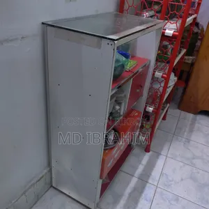 গ্লাস শোকেস