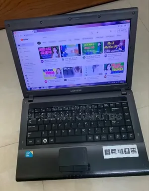 ল্যাপটপ স্যামসাং ৪জিবি ইন্টেল কোর আই৫ হার্ড ডিস্ক ৫০০জিবি