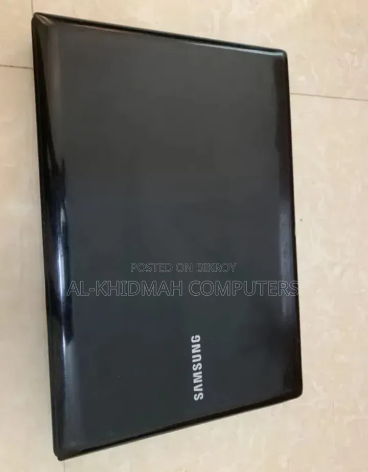 ল্যাপটপ স্যামসাং ৪জিবি ইন্টেল কোর আই৫ হার্ড ডিস্ক ৫০০জিবি