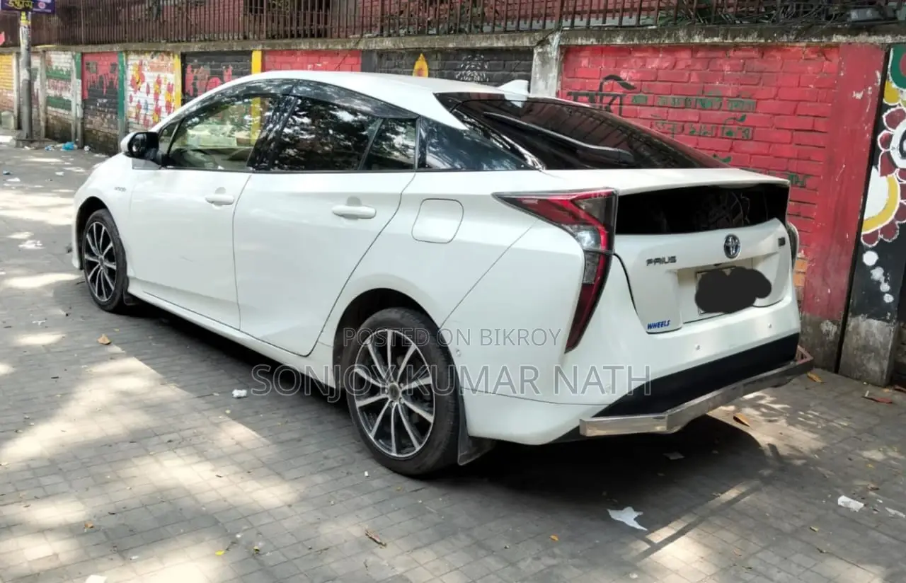 Toyota Prius 2017 Pearl