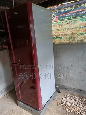 Refrigerator in good condition. Buy it at a low price if you want.