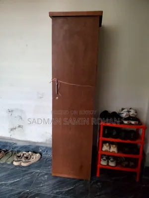 সিঙ্গেল আলমারি