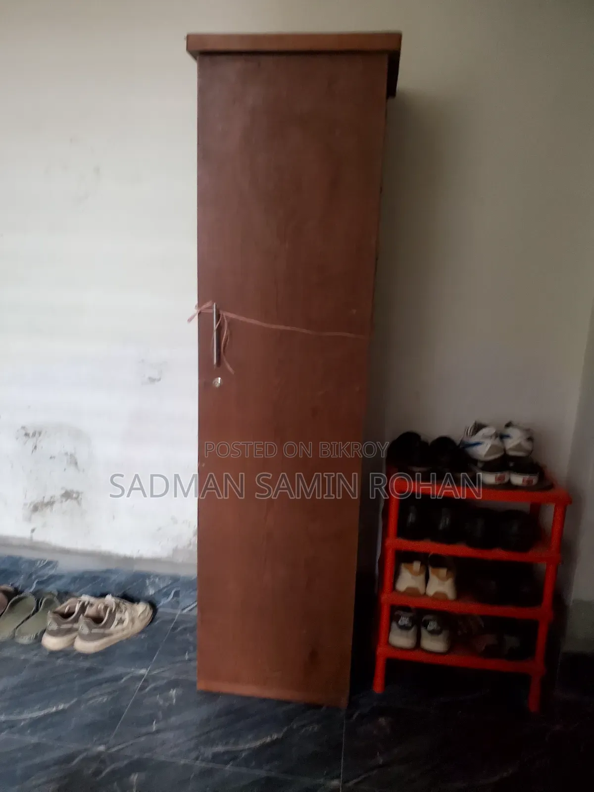 সিঙ্গেল আলমারি
