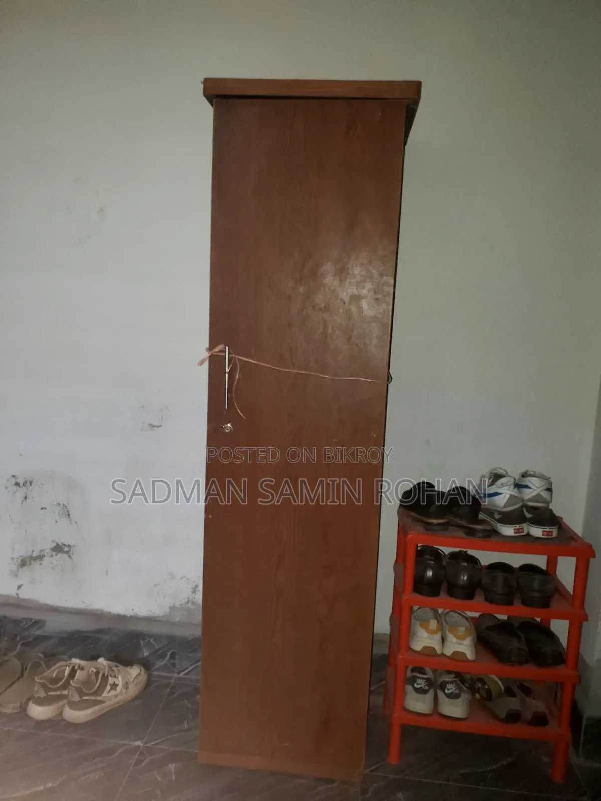 সিঙ্গেল আলমারি