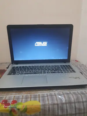 Laptop Asus VivoBook X540SA 4GB Intel Core I3 HDD 1T